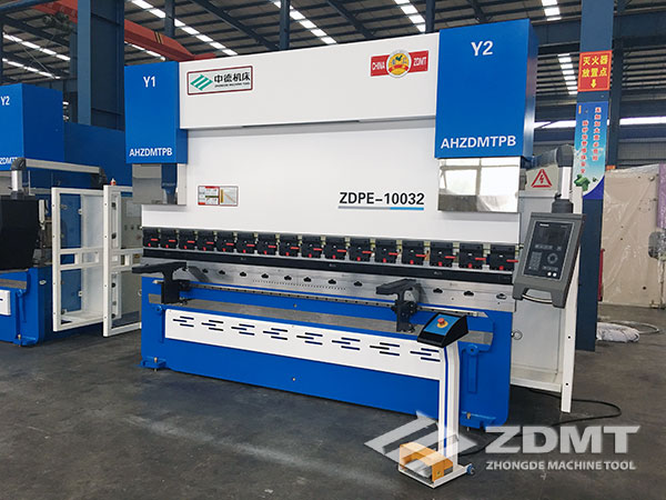 安徽中德机床股份有限公司等20家企业获得“2016年度工业企业突出贡献二十强”2